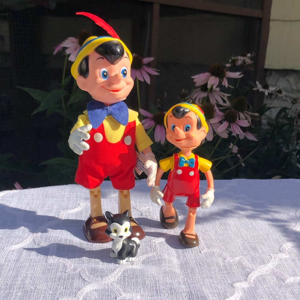 Vintage 60s DISNEY 2 PINOCCHIOs poseable rubber collectible dolls & FIGARO cat
